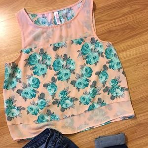 Target brand CROP TOP
